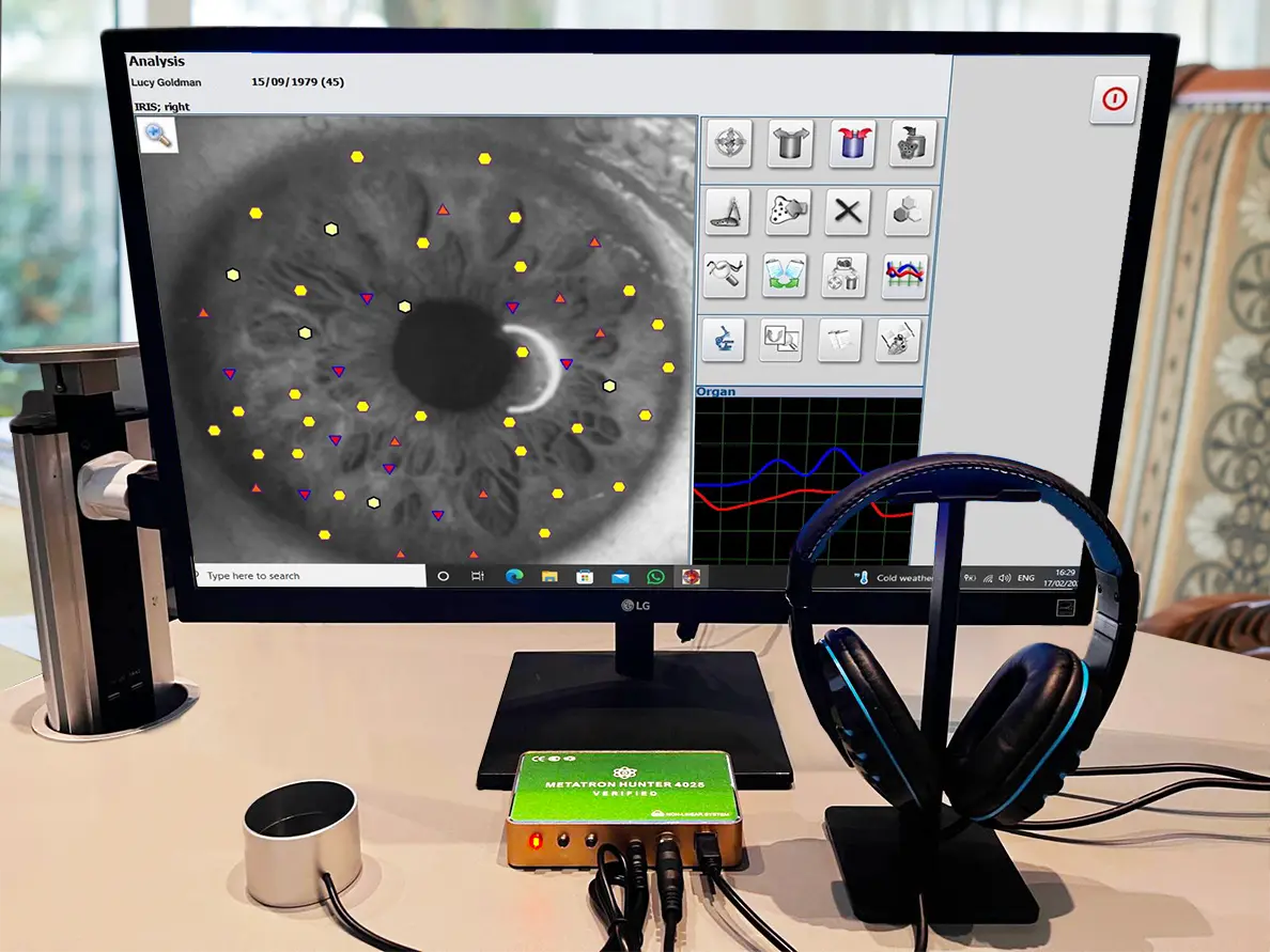 A green faced Hunter 4025 Verified health analyser setup showing the results of a bioresonance non-invasive scan 